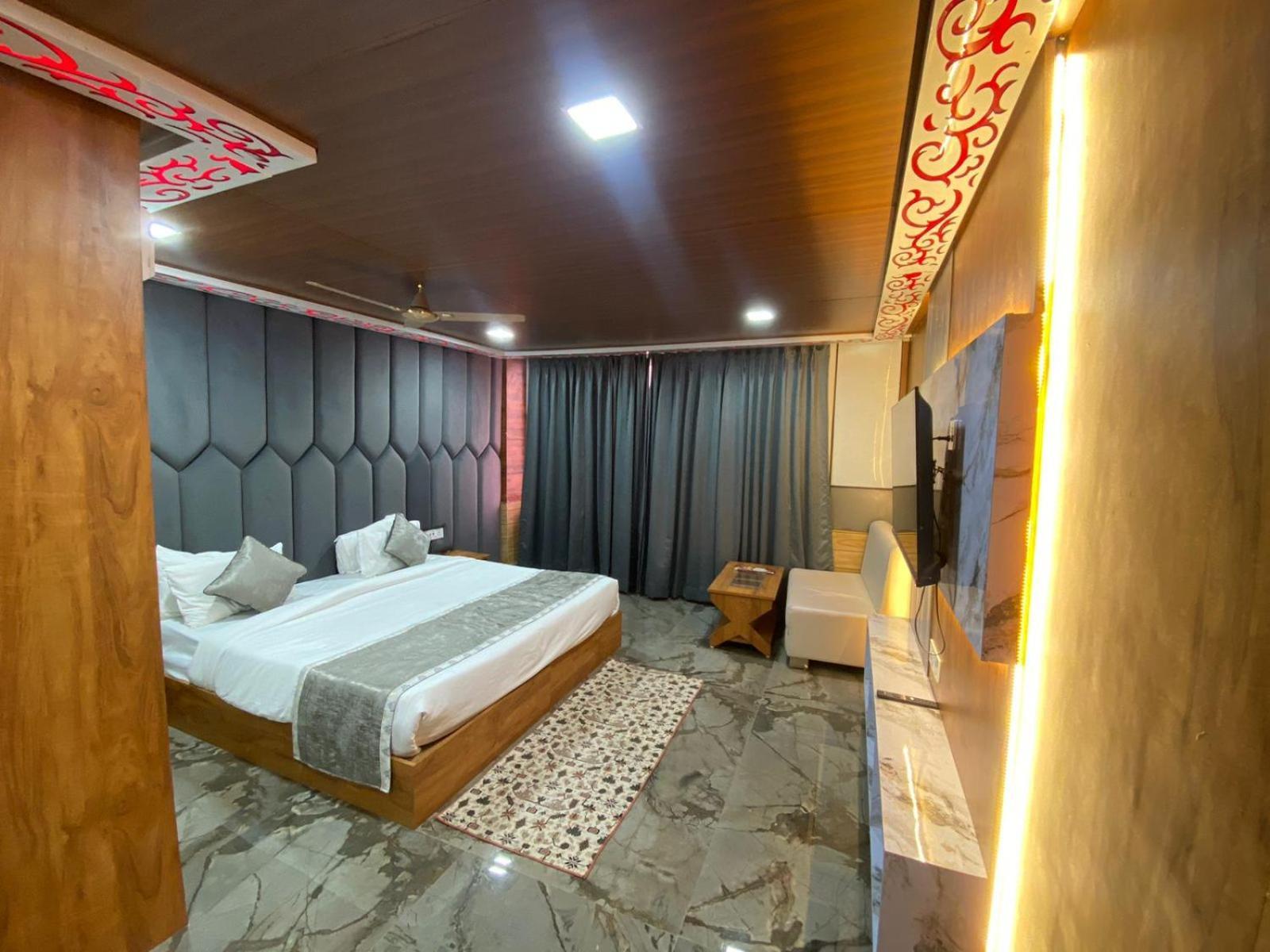 Rich Grand Hotel Agra  Eksteriør bilde